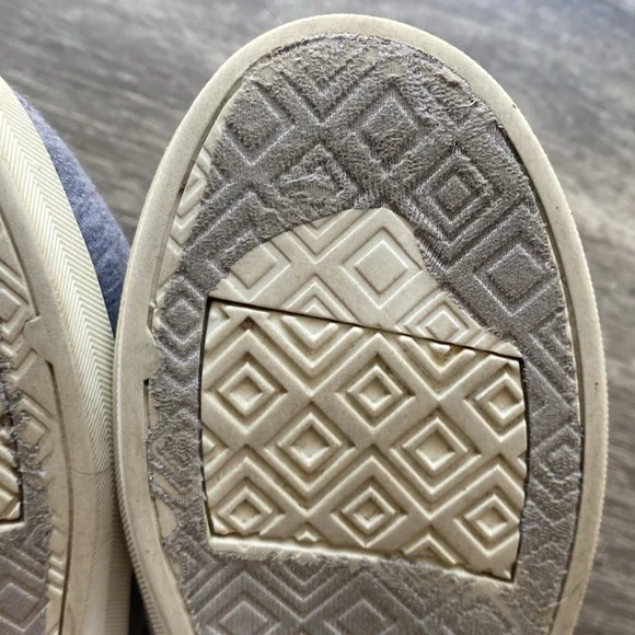 Gray and white flat sneakers shoes - Picture 15 of 17